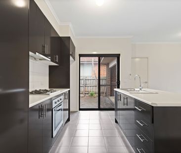 Charming 3-Bedroom Home in Thomastown - Photo 2