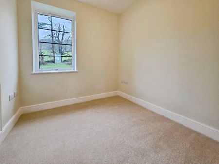 3 bedroom House To Let Total Size: 962 SQ FT - Photo 3