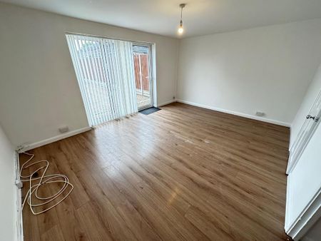 5 bedroom townhouse to rent - Photo 3