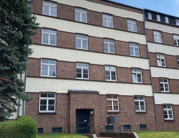 Großezügige 1-Zimmer mit Laminat, Wannenbad, Abstellraum & Balkon in ruhiger Lage! - Foto 1