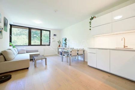 Pronájem prosluněného kompletně zařízeného bytu (47,1 m - Photo 4