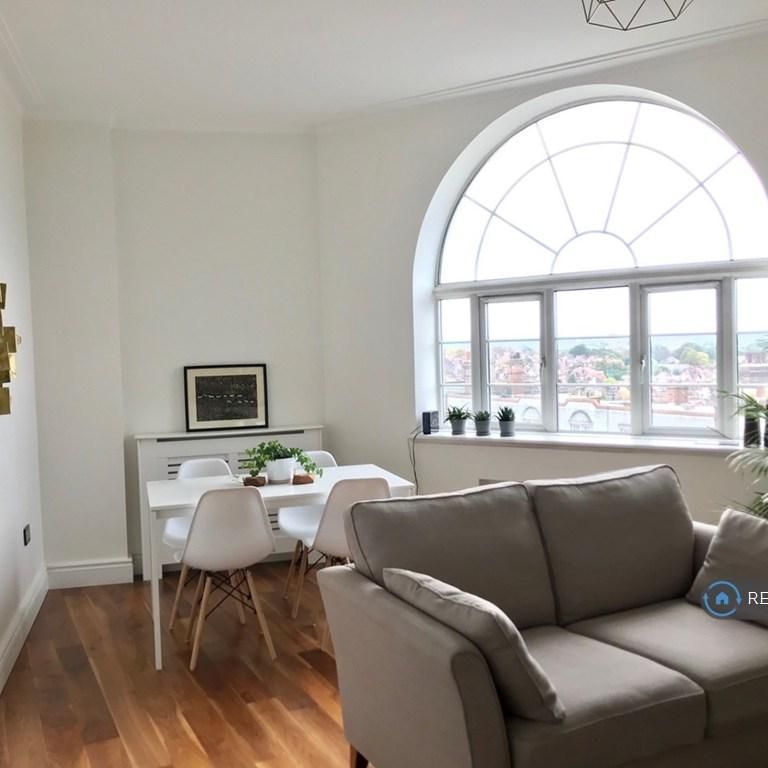 2 bedroom flat to rent - Photo 1