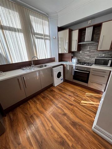 2 bedroom private hall to rent - Photo 3