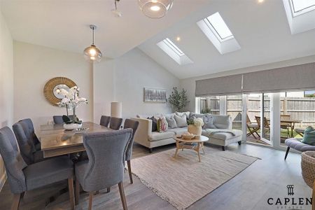 4 bedroom semi-detached house to rent - Photo 3