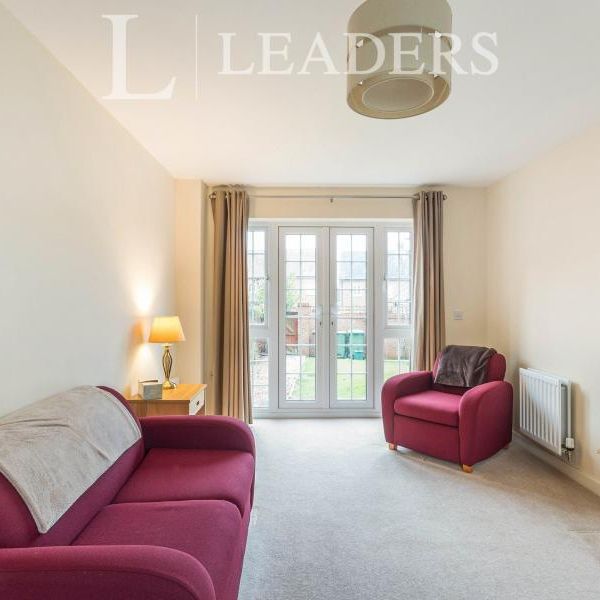 3 bedroom house to rent Whitehead Way, Buckingham, Buckinghamshire, MK18 - Photo 1