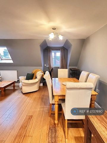 2 bedroom flat to rent - Photo 2