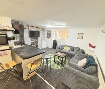 26 Cliff Mount, Leeds, LS6 2HP - Photo 2