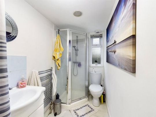 4 bedroom maisonette to rent - Photo 1