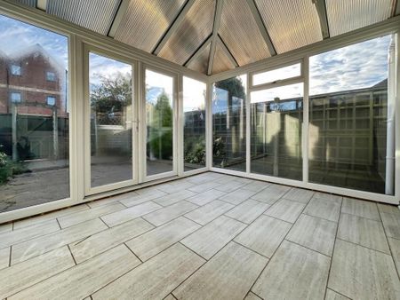 2 bedroom end of terrace house to rent - Photo 2