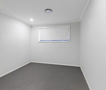 Modern, fresh and move into a ready family home! - Photo 5