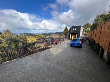 6 Bedrooms on South Titirangi Rd - Photo 3