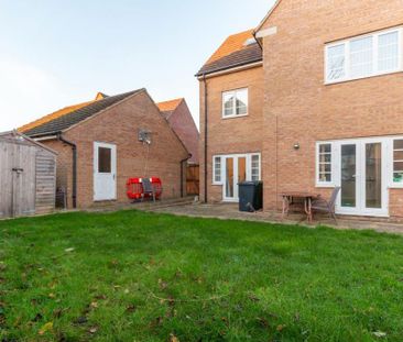 5 bedroom detached house to rent - Photo 2