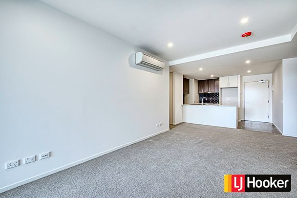 Modern and Stylish Apartment in Gungahlin - Photo 1
