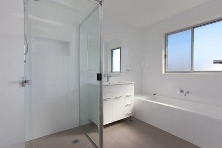 2/78 Bryant Street, Adamstown - Photo 4