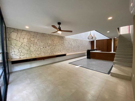 Townhouse de 2 habitaciones, rooftop, piscina y PANELES SOLARES. - Photo 1
