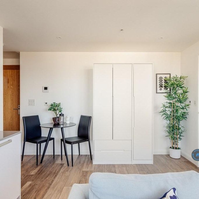 Studio to rent - Photo 1