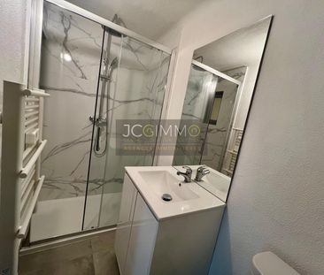 Location Appartement 2 pièces 47m² SOLLIES VILLE 83210 - Photo 2
