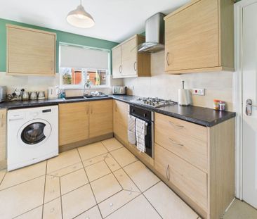 Fixed Price £1,950 pcm - Available Now - Unfurnished - Photo 2