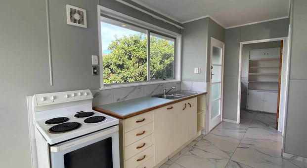 The one to look at - Photo 1