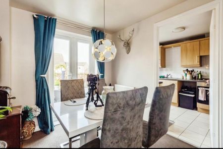 3 Bed Terraced House, Leonard Street, NG6 - Photo 4