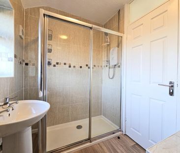 3 bedroom terraced house to rent - Photo 6