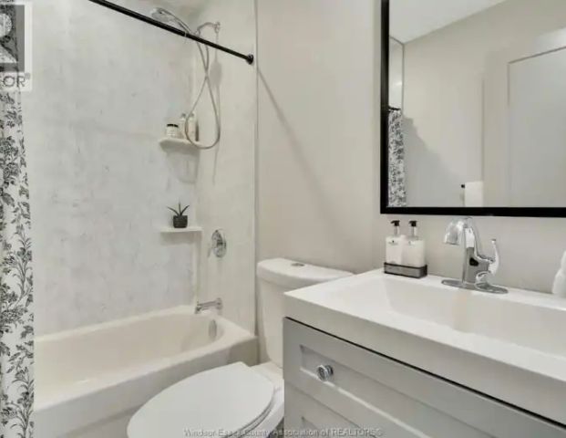 1904 Olive | 1904 Olive, Windsor - Photo 1