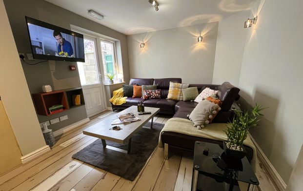 5 Bed Terraced House, Blantyre Road, L15 - Photo 1