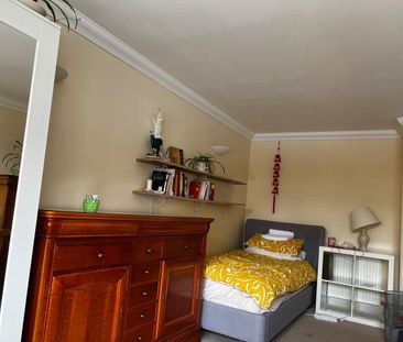 Room in a Shared Flat, The Broadway, SW19 - Photo 3