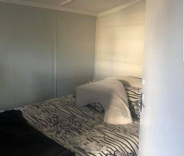 1 bedroom flat in Te Aro - Photo 1