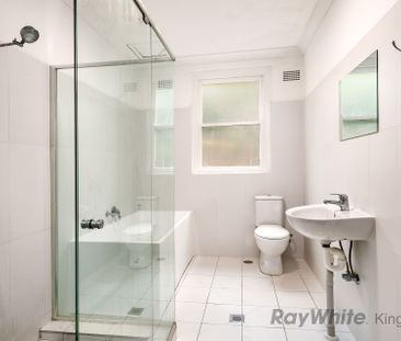 BOARDING HOUSE IN IDEAL LOCATION! - Photo 3