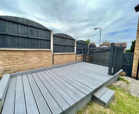 3 bedroom semi-detached house to rent - Photo 4