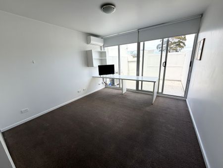 102/313 Waverley Road, Malvern East VIC 3145 - Studio For Rent | Domain - Photo 2