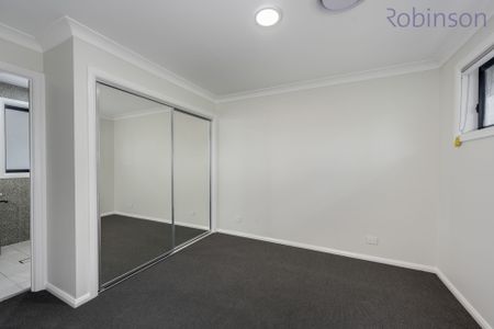 Brand new three bedroom townhouse with ducted air conditioning - Photo 5