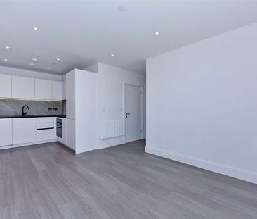 A modern one bedroom apartment in the Horlicks Quarter by Berkeley ... - Photo 4