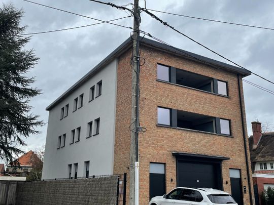 EXCLUSIEF 2-SLAAPKAMER LOFT-APPARTEMENT + overdekt TERRAS & ruime gelijkvloerse privative inpandige GARAGE (inclusief fietsberging & openlucht AUTOSTANDPLAATS - Foto 1