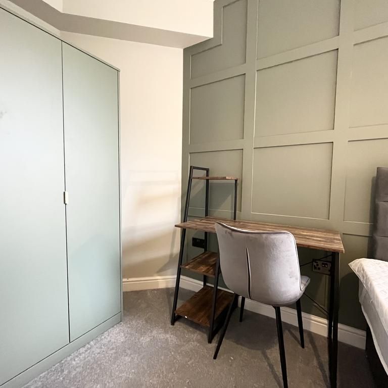 1 bedroom in a house share to rent - Photo 1