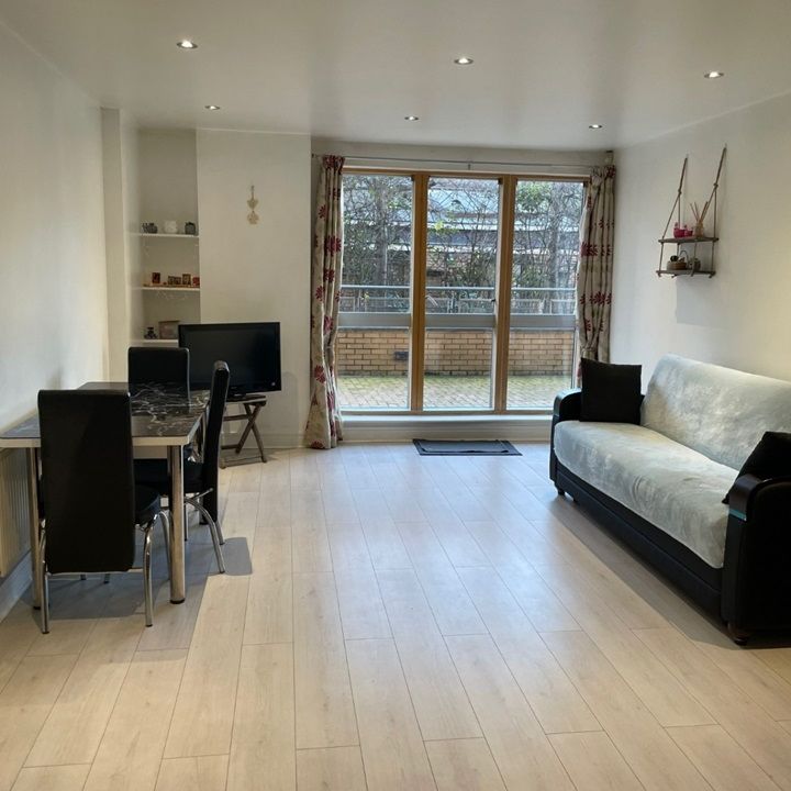 2 Bed Flat, Admiral Court, LS10 - Photo 1