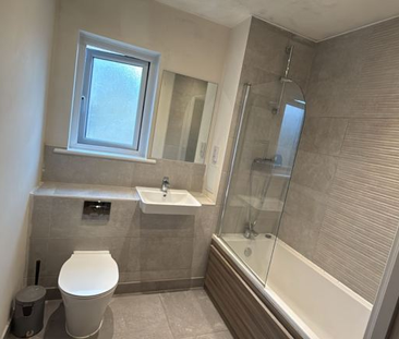 1 bedroom in a flat share to rent - Photo 1