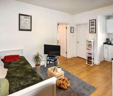 Dewsbury Court, Chiswick, Chiswick, W4 - Photo 1