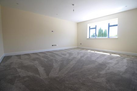 5 bedroom detached house to rent - Photo 3