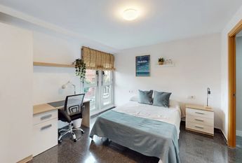 Avinguda del Port, Valencia, Valencian Community 46021