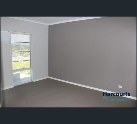 24 Wellman Avenue, Piara Waters, WA 6112 - Photo 5