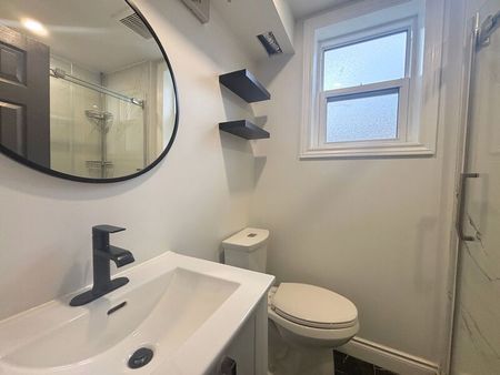 $1,899 / 2 br / 1 ba / 115 Green rd Unit 2 - Photo 2