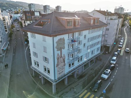 ZENTRAL & NEUWERTIG - Photo 3