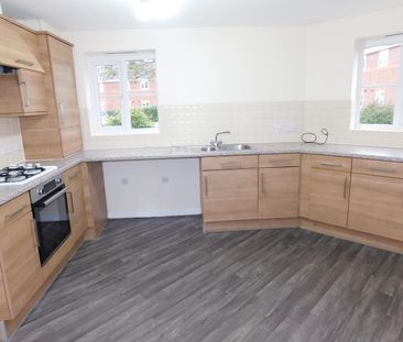 3 bedroom Semi-detached house to let - Photo 3