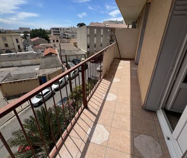 Appartement 3 pièces 55m2 MARSEILLE 13EME 710 euros - Photo 1