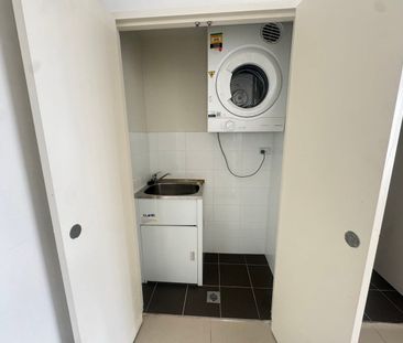 TWO BEDROOM APARTMENT IN THE HEART OF RYDE - Photo 6