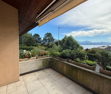 LUTRY - APPARTEMENT D'EXCEPTION AVEC VUE SUR LE LAC ET LES ALPES - Foto 2