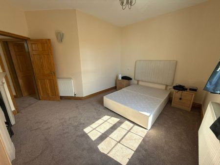 East Cliff Road, Lancashire - Photo 2