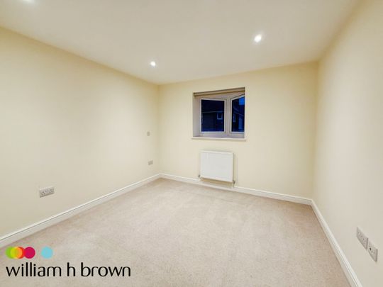 Purfleet Road, South Ockendon, Aveley - Photo 1